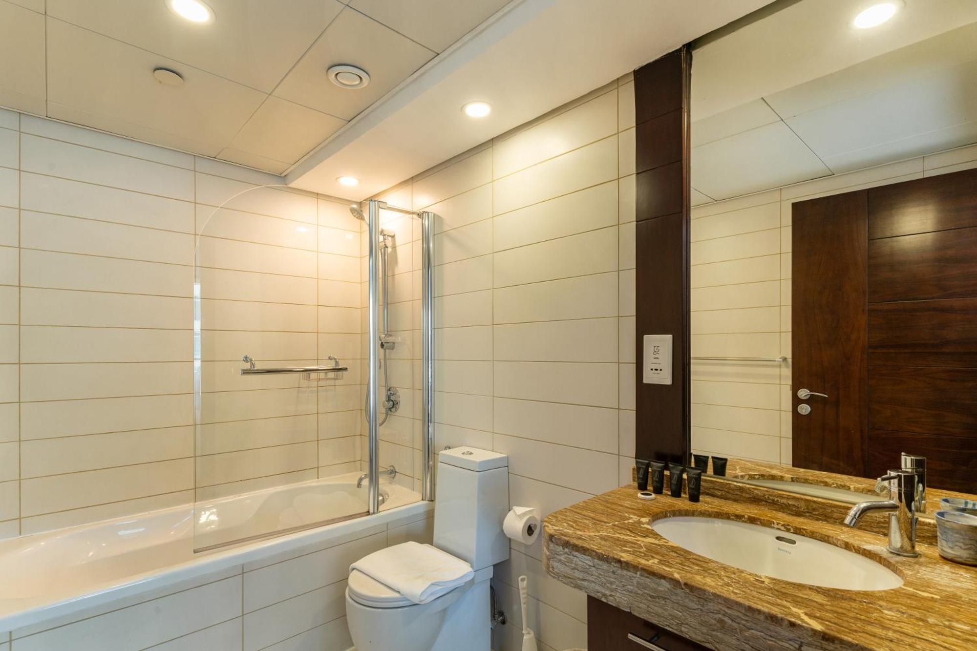 Chic 2Br Apartment, Prime Location Near Dubai Mall - Allsopp&Allsopp Exterior foto